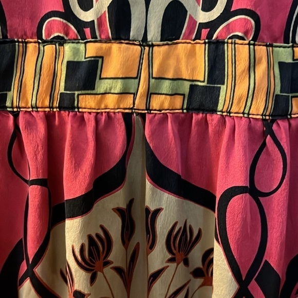 Cabi 100% silk top. 3/4 sleeved. Tie at the waist. Size Small - Picture 8 of 10